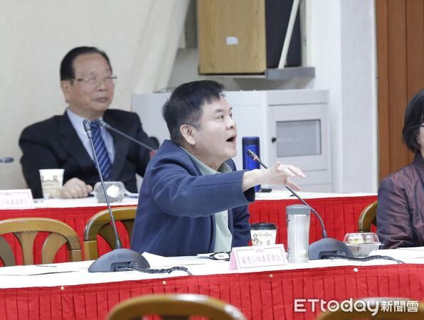 ▲▼總統彈劾案全院委會第一場公聽會14日於立法院召開，審查委員林德福、邱鎮軍、莊瑞雄、陳培瑜、鍾佳濱、徐巧芯、劉書彬輪流發言。（圖／記者湯興漢攝）