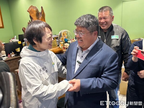 ▲▼         蔡易餘出線嘉義縣長 強調感謝鄉親、團結嘉義隊    。（圖／記者翁伊森翻攝）