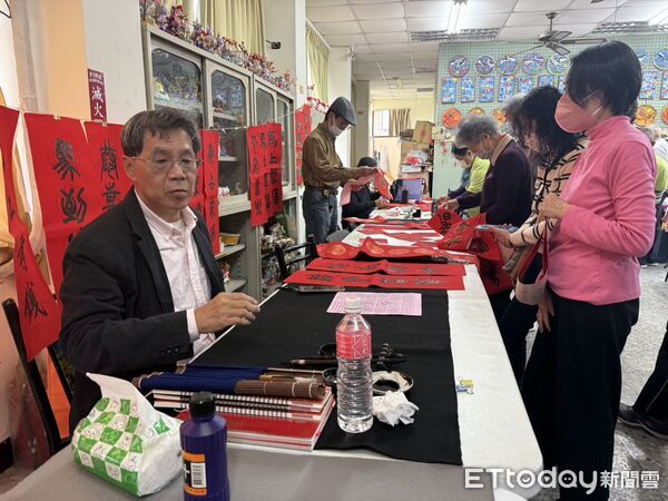 ▲▼    健禾人文關懷協會 　春聯活動助力高齡社會    。（圖／記者翁伊森攝）