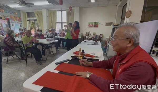 ▲▼    健禾人文關懷協會 　春聯活動助力高齡社會    。（圖／記者翁伊森攝）