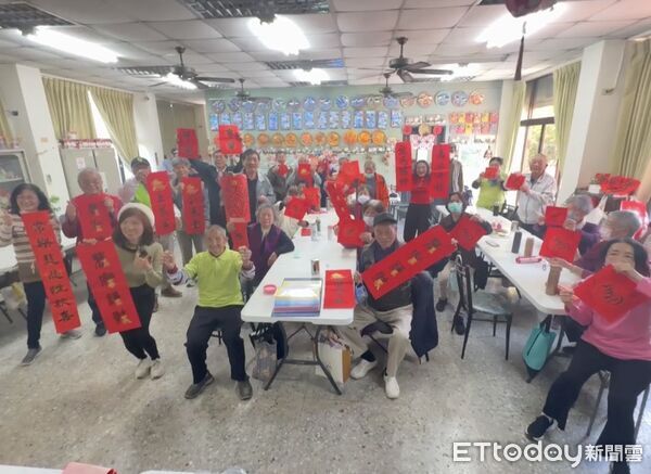 ▲▼    健禾人文關懷協會 　春聯活動助力高齡社會    。（圖／記者翁伊森攝）