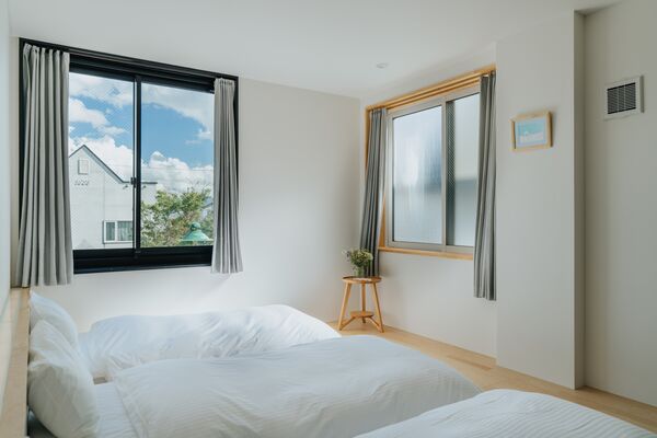 ▲薰衣草森林集團今宣布，旗下風格民宿品牌「尋路精選（Caption BY REINDEER）」正式於北海道美瑛推出全新旅宿「四季之家」與「落葉松之家」。（圖／薰衣草森林集團提供）