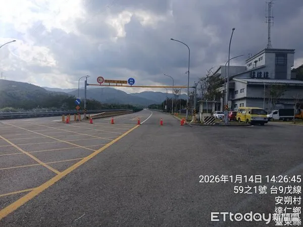 ▲▼            台9線草埔森永隧道飄散瓦斯味，目前雙向封閉禁止通行。（圖／公路局提供，下同）