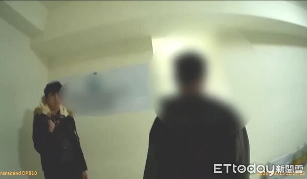 ▲曾因虐殺欠債的竹聯幫成員莊男，險遭設局投資虛擬幣，在車內爆發衝突撞車。（圖／記者陸運陞翻攝）