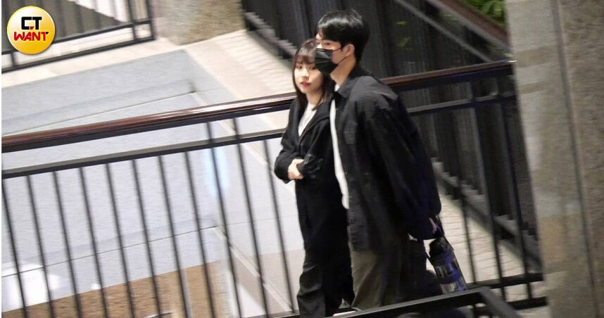 郭方儒掰了邱思琹「雨中陪新歡大跳」　親密互動全被拍