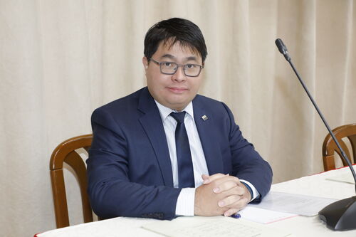 公聽會火力全開　綠營學者黃帝穎：網路鄉民彈劾理由都寫得比藍白好