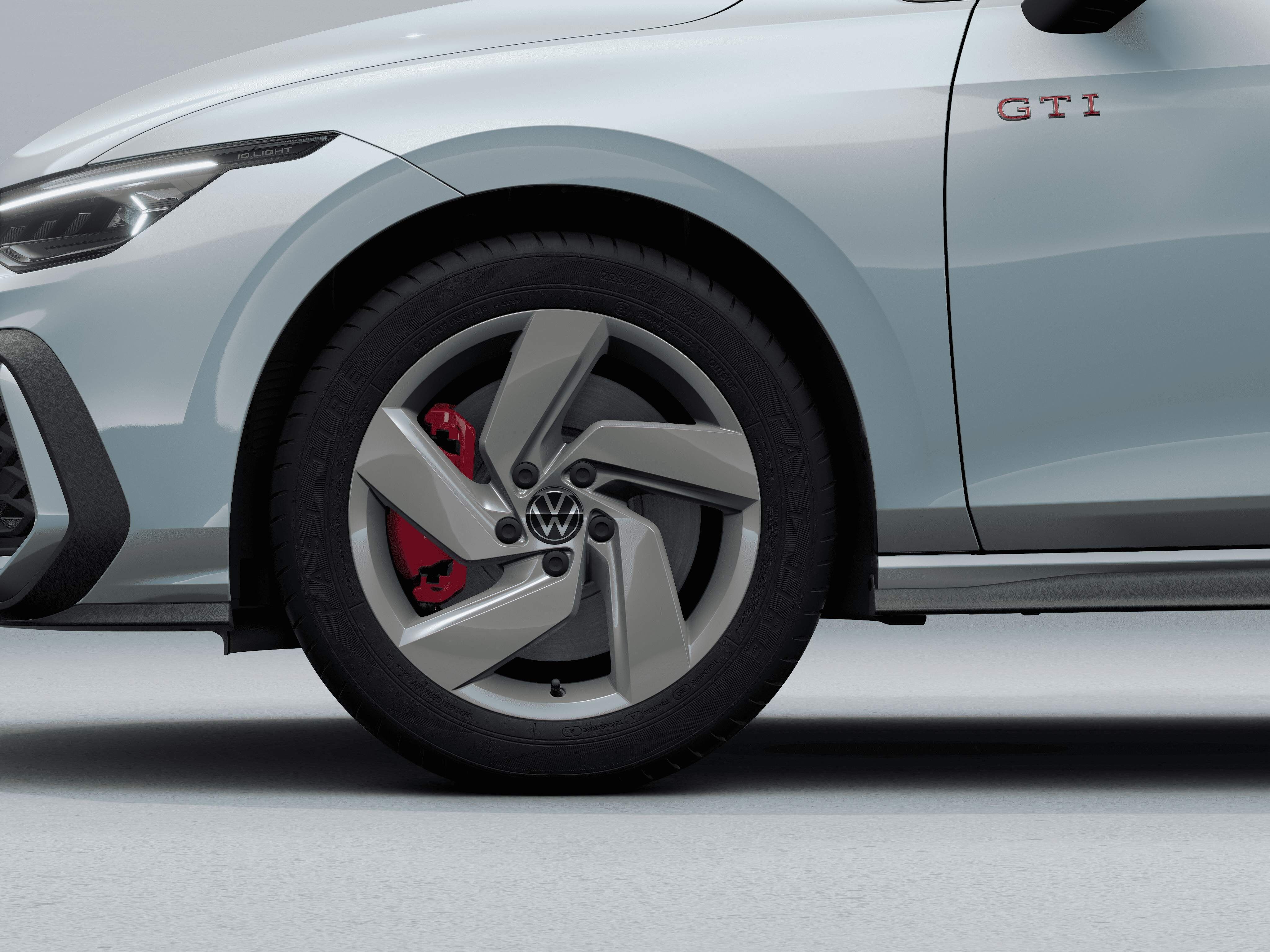 ▲147.8萬起！台灣福斯「Golf GTI冰影純粹版」開賣　慶祝問世50周年。（圖／翻攝自Volkswagen）