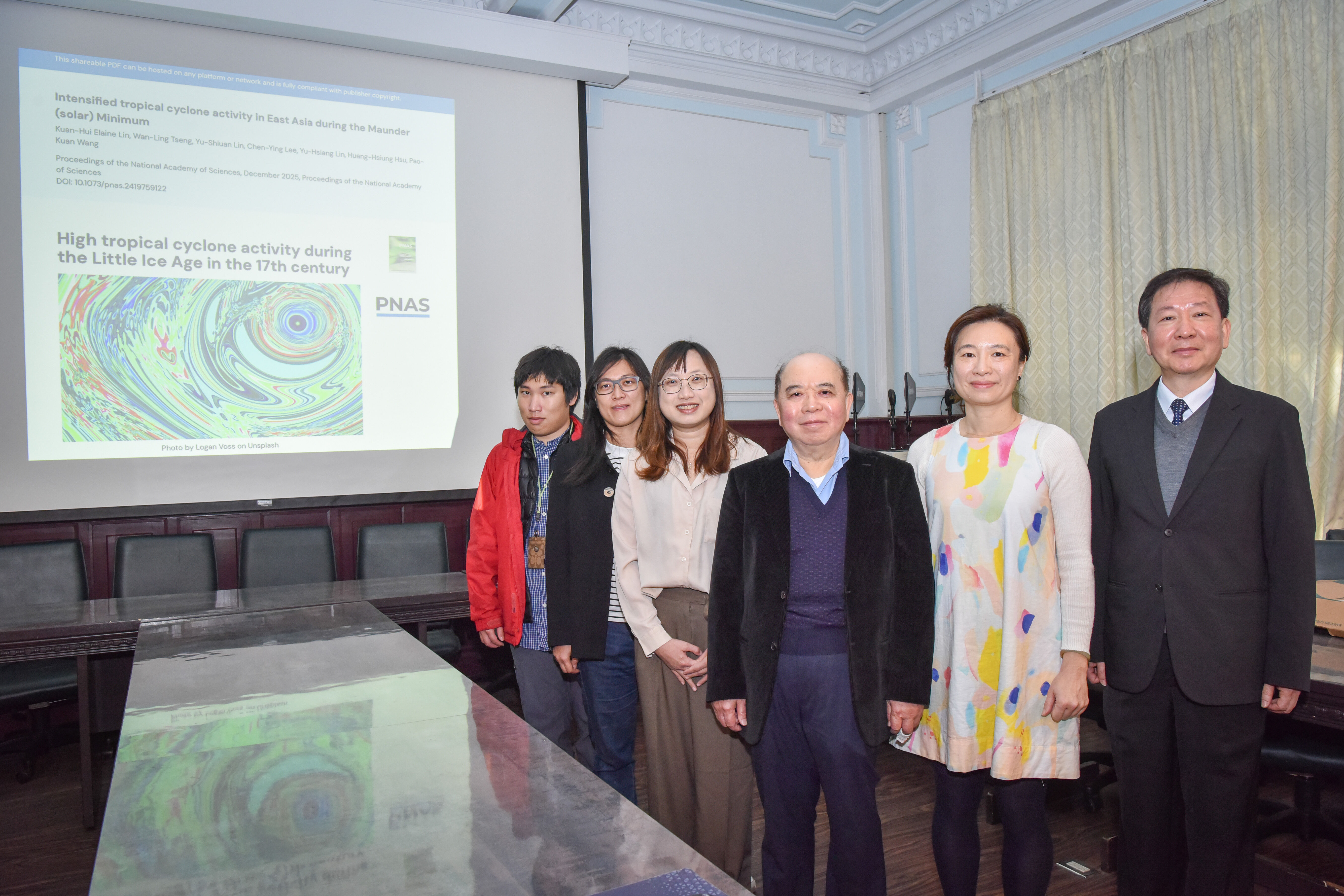 ▲▼台師大與中研院、台大組成研究團隊，從古籍到科學數據中重建六百年颱風史，發現小冰期颱風最為頻繁。（圖／台師大提供）