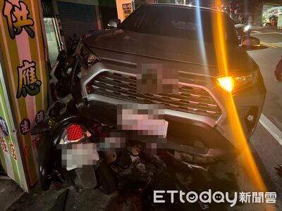 新北女駕駛「過彎連掃6車」！爆輾機車畫面曝光　整輛車狠壓多車