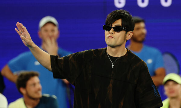 ▲周杰倫參加澳網「一分大滿貫賽」，首輪沒有任何出拍機會就輸掉比賽。（圖／路透）