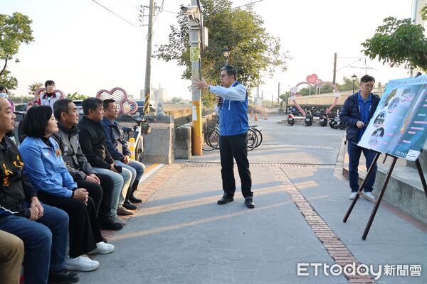 ▲雲林縣長張麗善率隊會勘斗南石龜火車站周邊環境，與地方代表討論改善方。（圖／記者游瓊華翻攝）