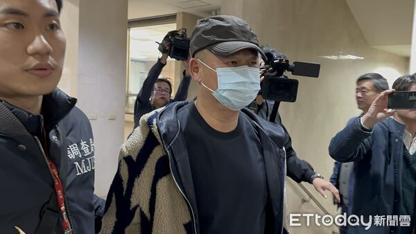 ▲▼助太子集團洗錢第8波搜索　帛琉渡假村負責人50萬交保。（圖／記者劉昌松攝）