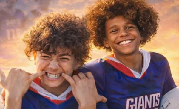 挖1.5公尺深沙坑崩塌　14歲男「一起被活埋」警消搶救20分鐘雙亡。（圖／翻攝自募款網站GoFundMe）