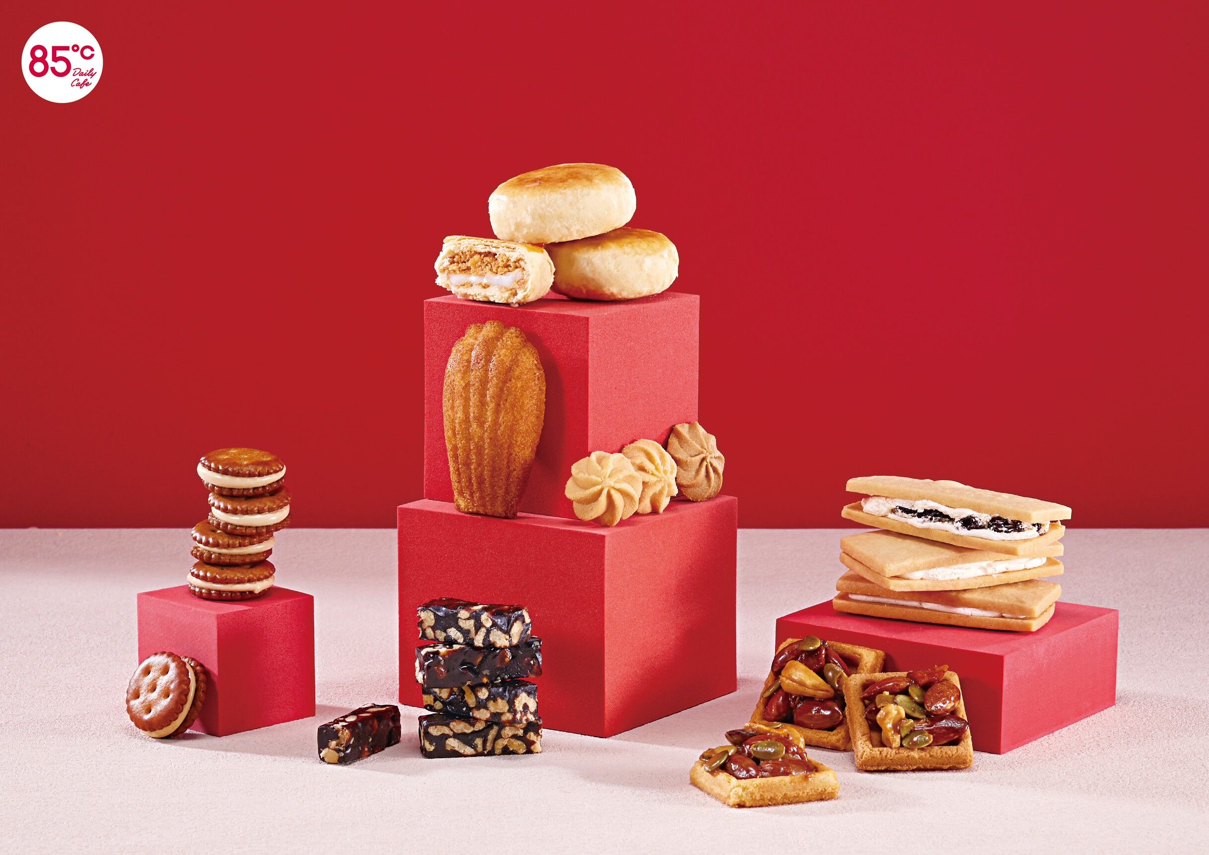 ▲亞尼克、85度C年節伴手禮。（圖／品牌提供）