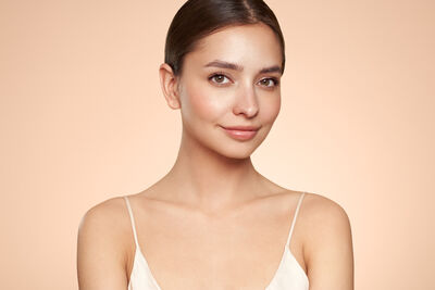 除夕前後不要做的3個NG保養！去角質、A醇類都應先避免