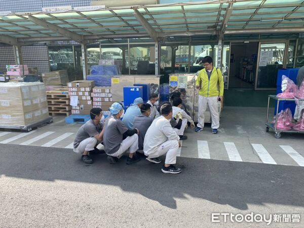 ▲南消新營分隊於榮眾科技新營廠辦理危害性化學品搶救演練，模擬化學品洩漏引發火災。（記者林東良翻攝，下同）