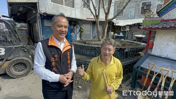 ▲土地公廟旁原先老樹風貌。（圖／富里鄉公所提供，下同）