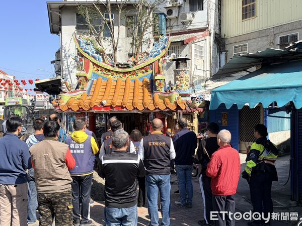 ▲土地公廟旁原先老樹風貌。（圖／富里鄉公所提供，下同）