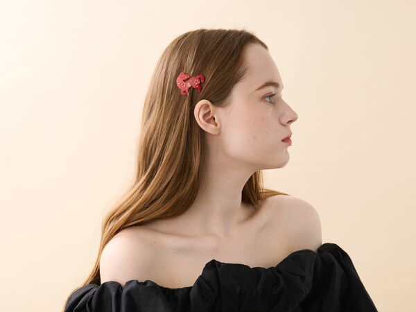 馬年精品髮飾添喜氣　紅金配好貴氣