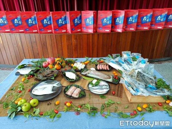 ▲▼蘇澳漁會團圓「鱻宴集錦禮盒」限量1200盒。（圖／記者游芳男攝，下同）