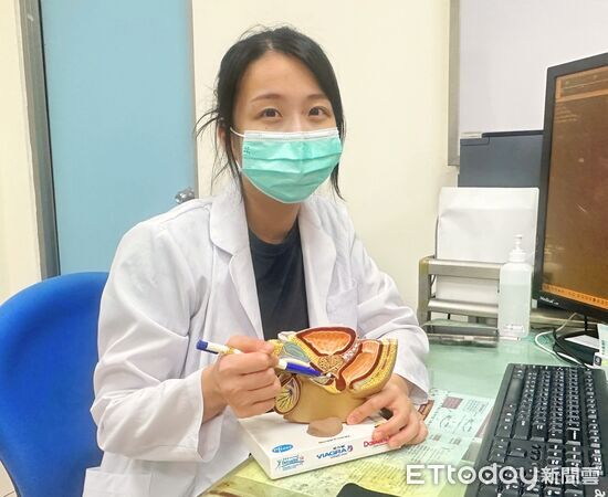 ▲▼  老年尿尿滴到鞋」是真的？嘉榮泌尿科提醒男性留意攝護腺肥大警訊   。（圖／嘉義榮民醫院提供）