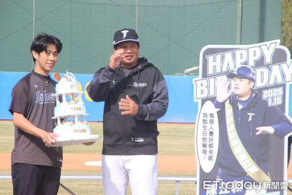 ▲中華隊教練「紅龜」陳江和迎來44歲生日。（圖／記者蔡厚瑄攝）