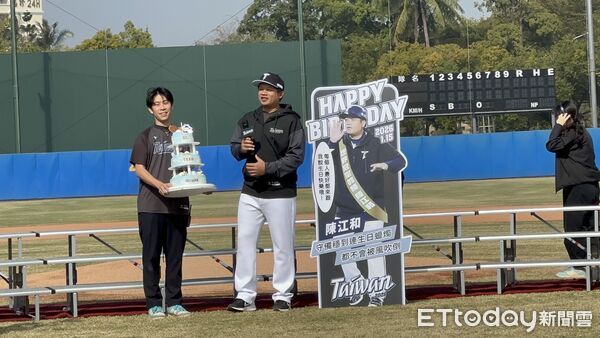 ▲中華隊教練「紅龜」陳江和迎來44歲生日。（圖／記者蔡厚瑄攝）
