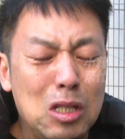 ▲女子的丈夫痛哭流涕。（圖／翻攝自微博）