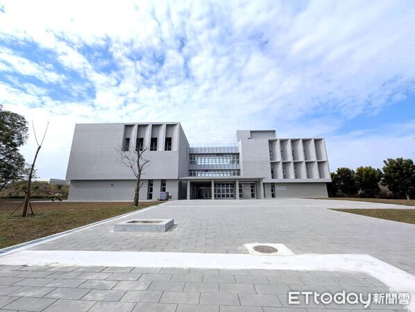 ▲校長張信良表示，高鐵校區是虎科大深化產學合作、布局航空人才的重要基石。（圖／記者游瓊華翻攝）