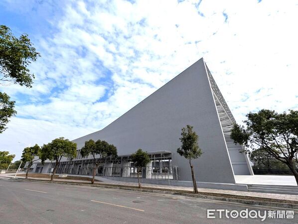 ▲校長張信良表示，高鐵校區是虎科大深化產學合作、布局航空人才的重要基石。（圖／記者游瓊華翻攝）