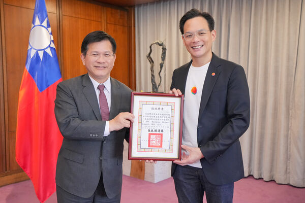 ▲▼宏碁公司董事長陳俊聖、台灣大哥大總經理林之晨、廣達電腦技術長張嘉淵。（圖／外交部提供）