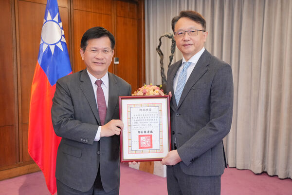 ▲▼宏碁公司董事長陳俊聖、台灣大哥大總經理林之晨、廣達電腦技術長張嘉淵。（圖／外交部提供）