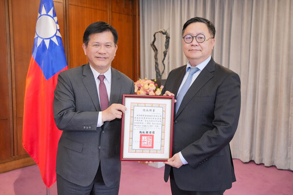 ▲▼宏碁公司董事長陳俊聖、台灣大哥大總經理林之晨、廣達電腦技術長張嘉淵。（圖／外交部提供）