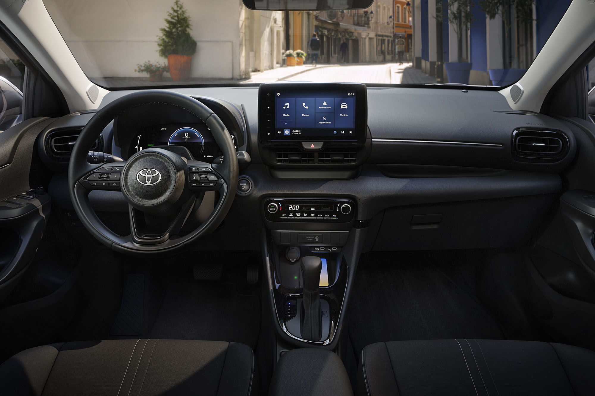 ▲TOYOTA「歐規Yaris新年式」亮相！全新車色更搶眼內裝也升級。（圖／翻攝自TOYOTA）