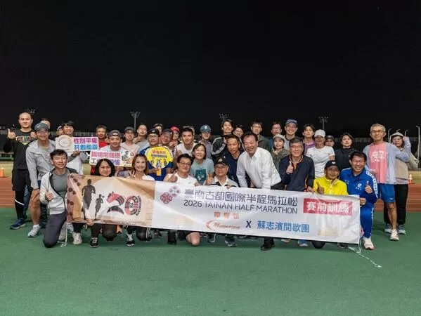 ▲備戰2026臺南古都國際半程馬拉松南，市府團隊相約每週賽前集訓。（圖／記者陳弘修翻攝）