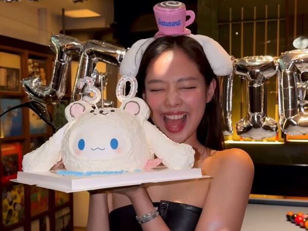 Jennie慶生變超萌大耳狗　「人間香奈兒」戴百萬卡地亞珠寶