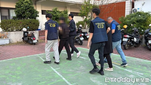 ▲恆春警方逮獲車手。（圖／記者陳崑福翻攝）