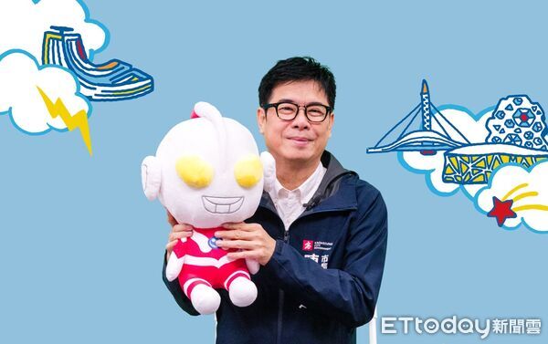 ▲市長陳其邁公布2026高雄冬日遊樂園主題IP為「超人力霸王」。（圖／記者許宥孺翻攝）