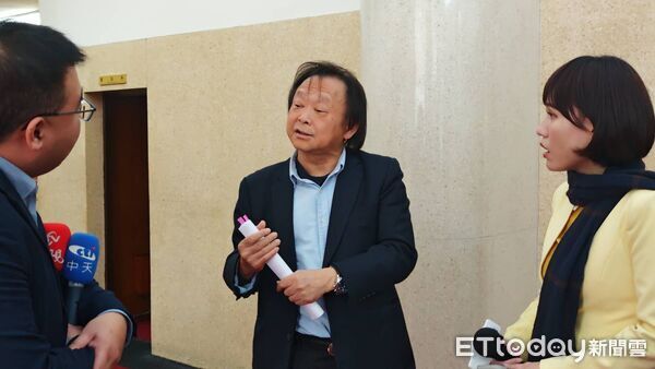 ▲▼民進黨立委王世堅受訪。（圖／記者陳煥丞攝）
