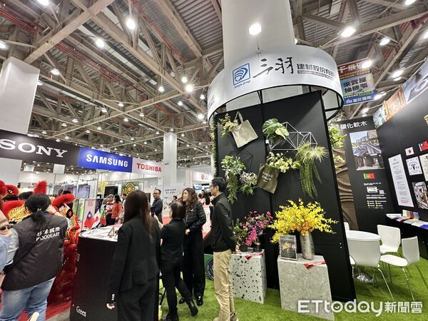 ▲▼ 百工百業,房地產,擺攤            。（圖／記者陳筱惠攝）