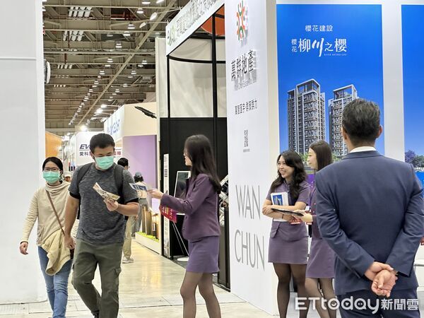 ▲▼ 百工百業,房地產,擺攤            。（圖／記者陳筱惠攝）