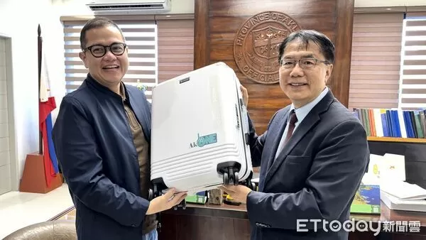 ▲台南市長黃偉哲首度造訪菲律賓，拜會姊妹市阿克蘭省省長米拉弗洛斯，洽談未來合作方向。（記者林東良翻攝，下同）