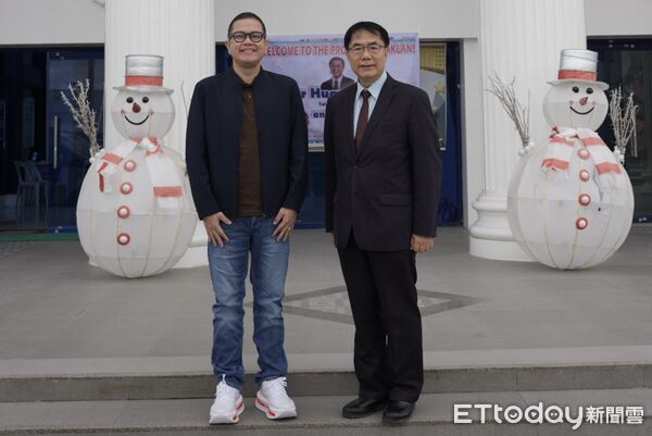 ▲台南市長黃偉哲首度造訪菲律賓，拜會姊妹市阿克蘭省省長米拉弗洛斯，洽談未來合作方向。（記者林東良翻攝，下同）