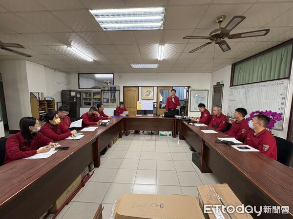 ▲台南市消防局第二救災救護大隊辦理新進人員幕僚作業教育訓練，強化災害現場指揮與分工能力。（記者林東良翻攝，下同）