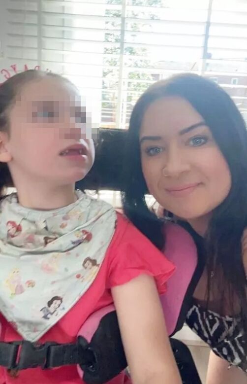 ▲▼公寓雙屍悲劇！　母親毒殺「失明重殘女兒」再輕生。（圖／翻攝臉書）