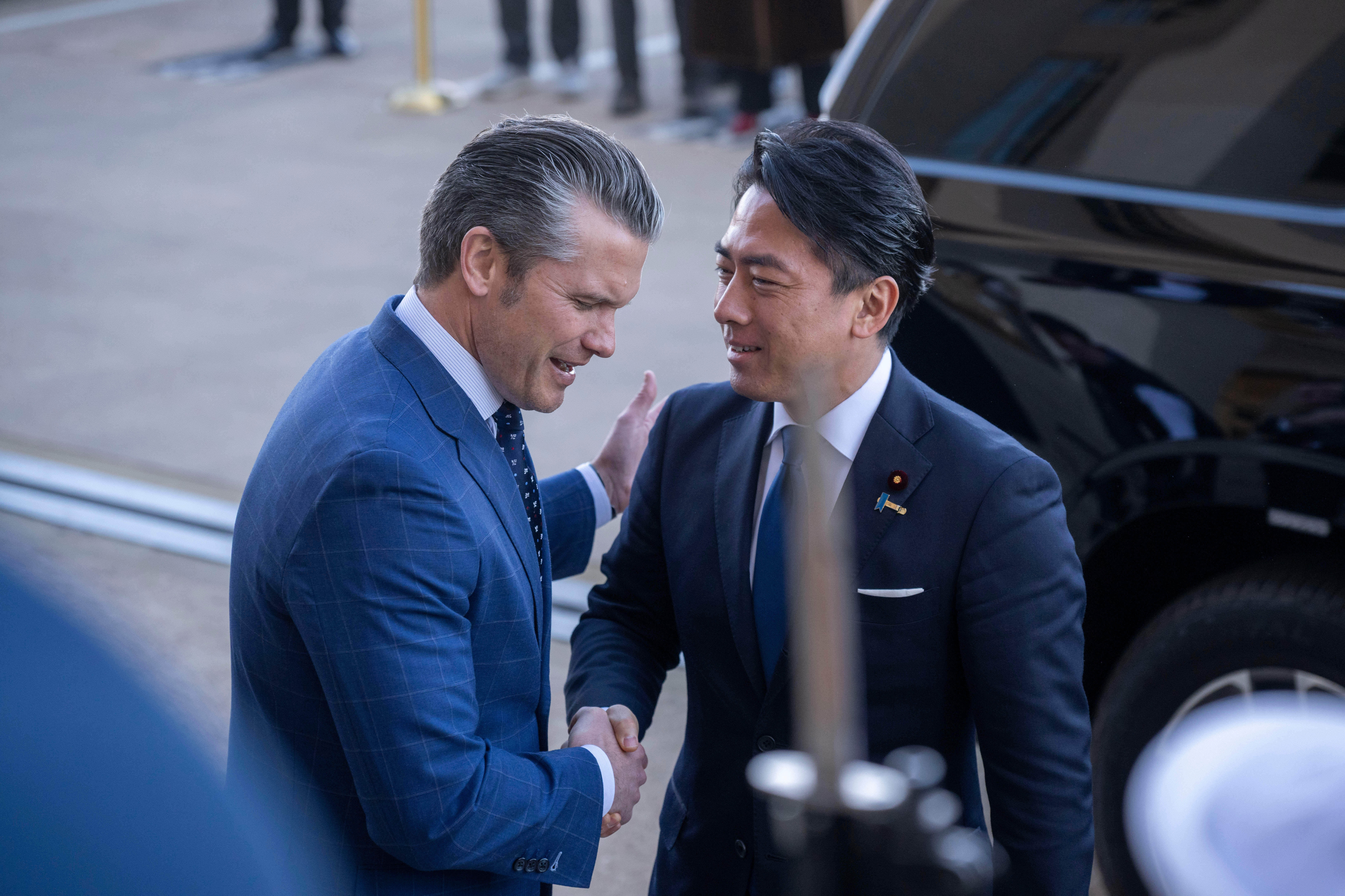 ▲▼美國國防部長赫格塞斯、日本防衛大臣小泉進次郎進行會談。（圖／達志影像／美聯社）