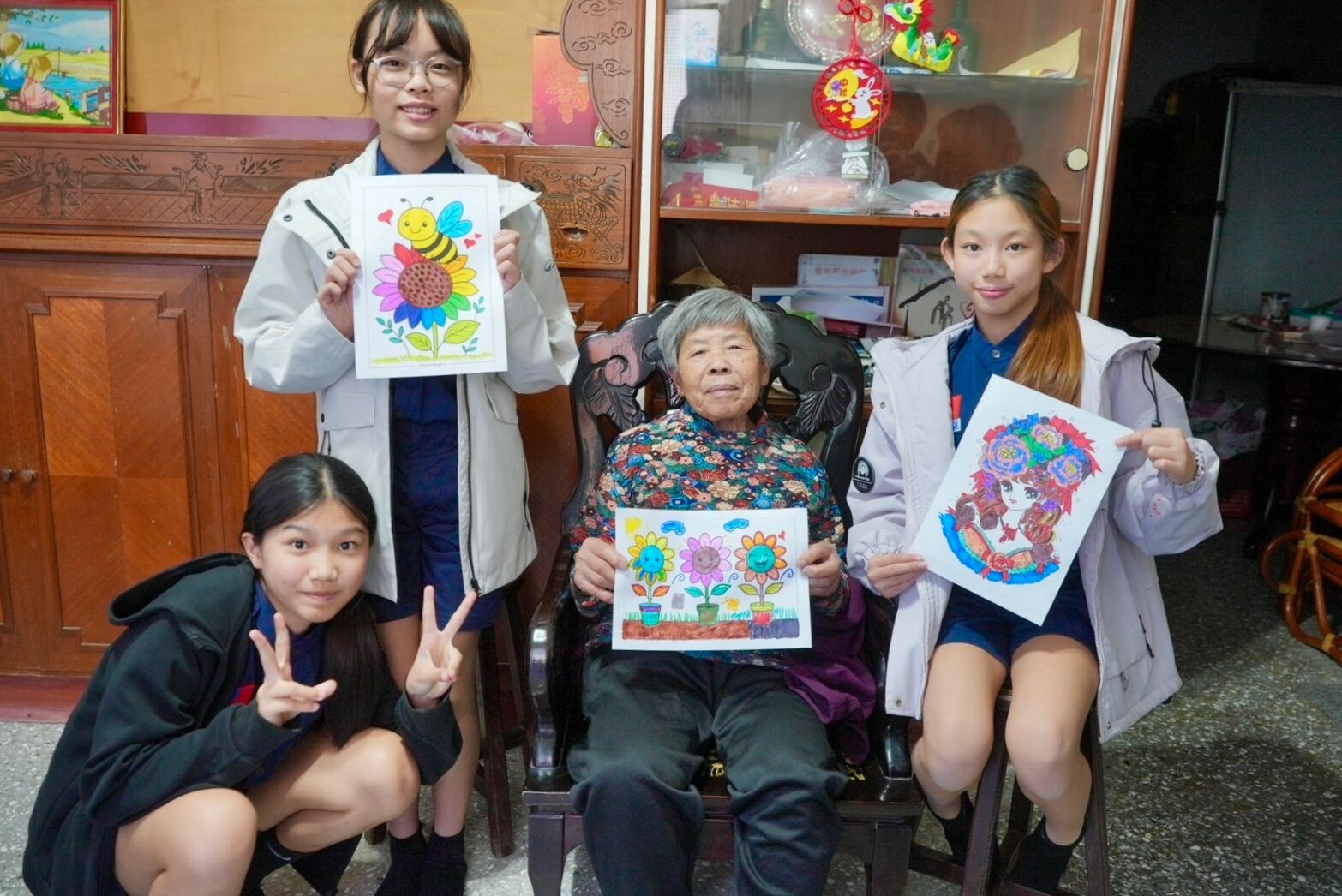 ▲新北學童走入社區陪獨居長輩。（圖／新北市金山區公所提供）