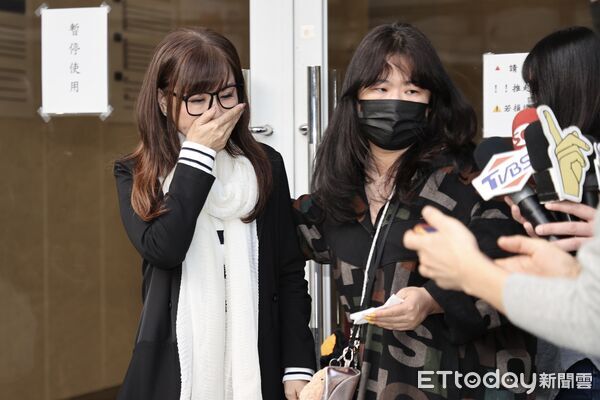 ▲▼ 曹西平靈堂，前嫂嫂龍千玉悼念        。（圖／記者徐文彬攝）