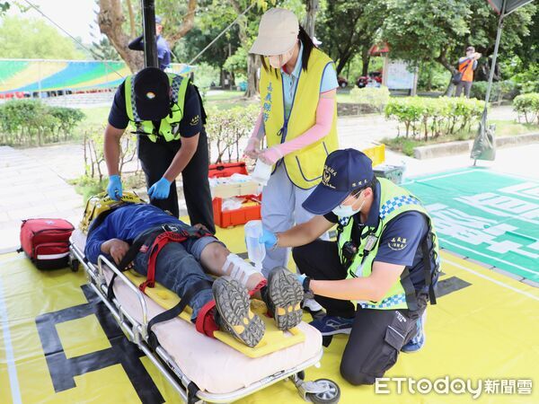 ▲▼   全力守護 2026 台灣燈會，嘉義縣消防局啟動「消防安全維護小組」駐守燈區   。（圖／嘉義縣政府提供）