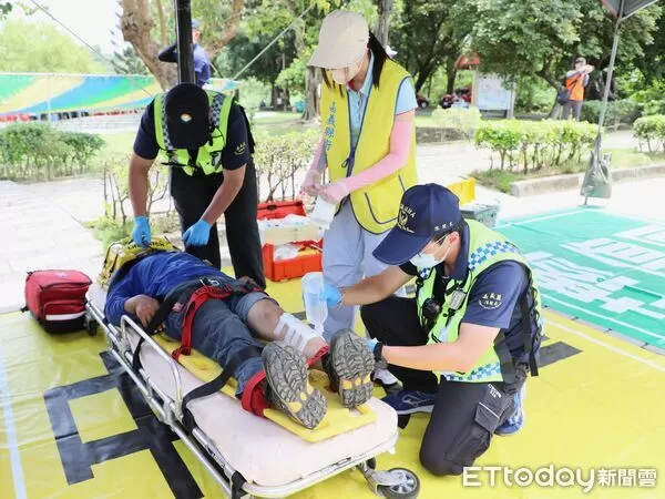 ▲▼   全力守護 2026 台灣燈會，嘉義縣消防局啟動「消防安全維護小組」駐守燈區   。（圖／嘉義縣政府提供）